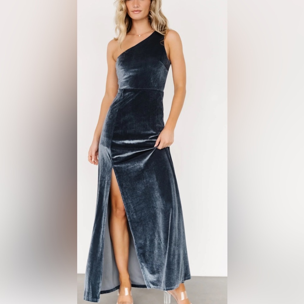 Baltic Born Tatiana One-Shoulder  
Green Velvet Dress